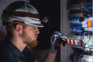 BHP Elektryka – przewodnik bezpieczeństwa w&nbsp;2026 roku!