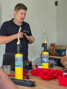 Prowadzacy szkolenie hydrauliczne