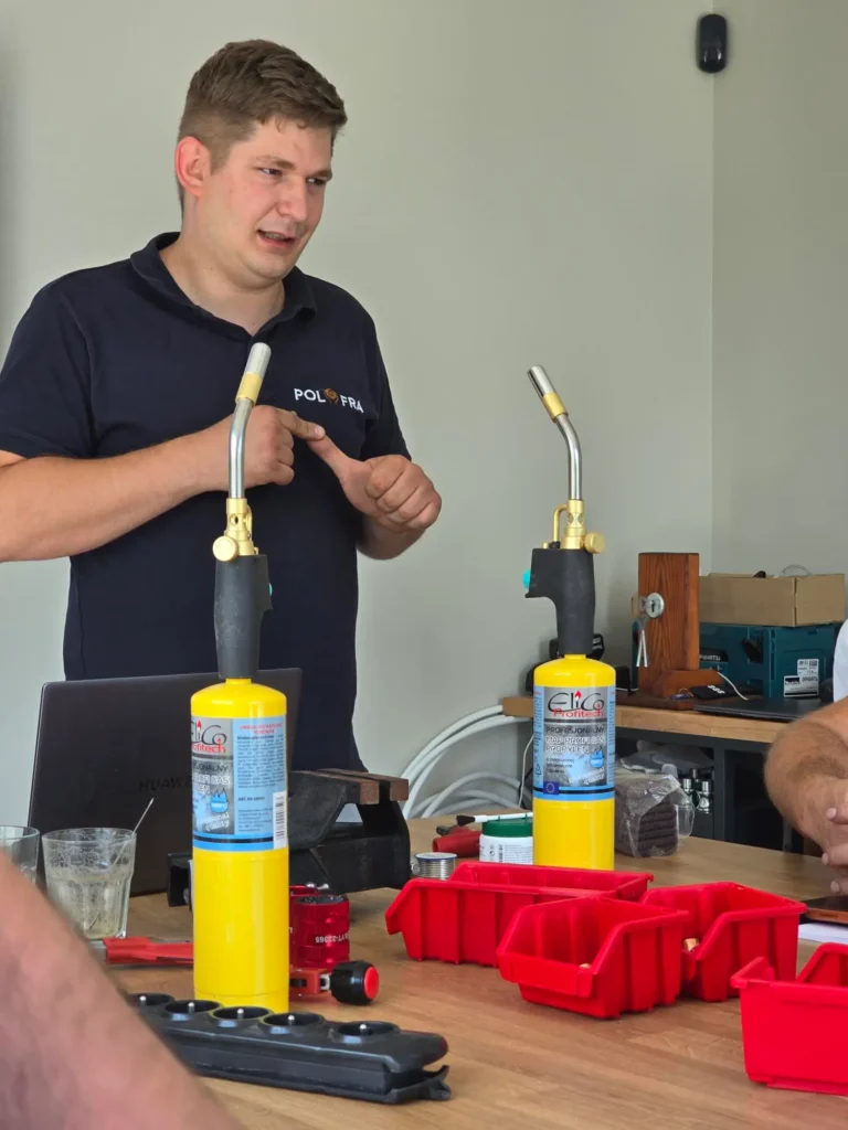 Prowadzacy szkolenie hydrauliczne